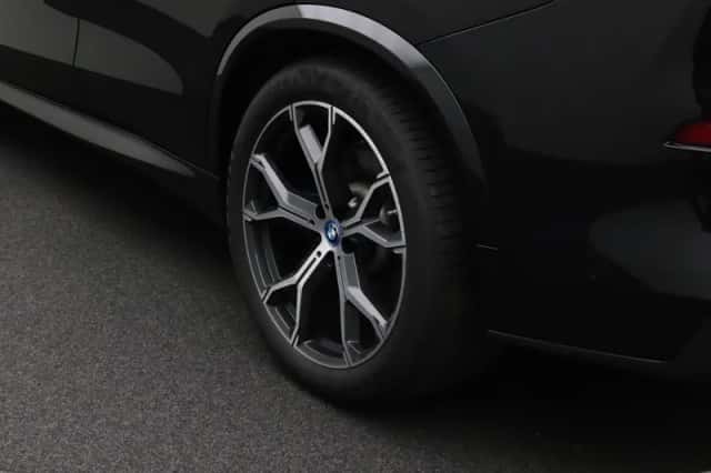 BMW X5 (2023) thumbnail 9