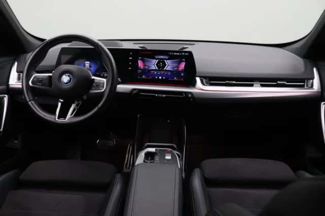 BMW X1 (2025) thumbnail 3