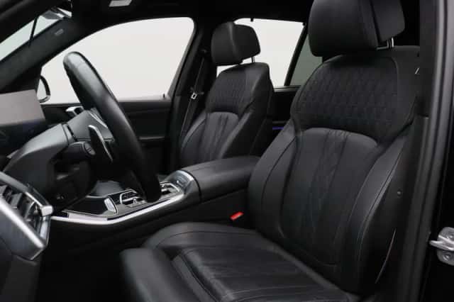 BMW X5 (2023) thumbnail 23
