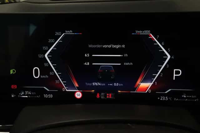 BMW X5 (2023) thumbnail 6