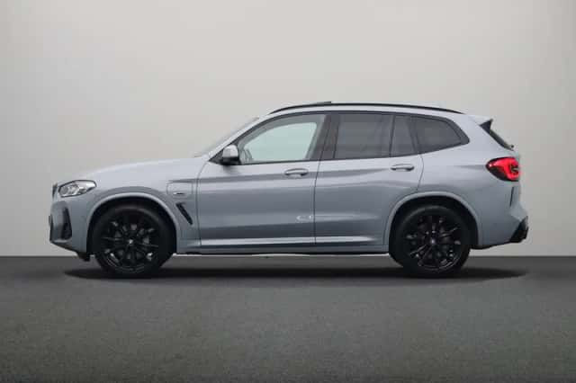 BMW X3 (2022) thumbnail 17