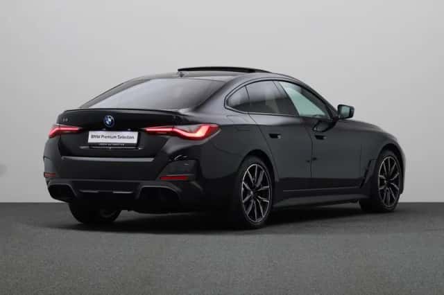 BMW i4 (2022) thumbnail 2