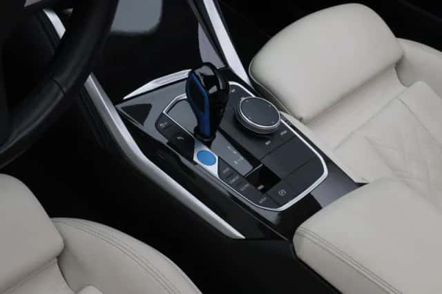 BMW i4 (2022) thumbnail 6