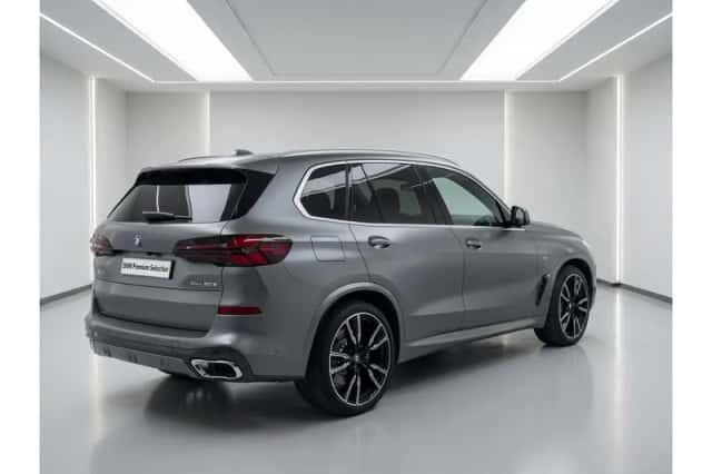 BMW X5 (2025) thumbnail 3