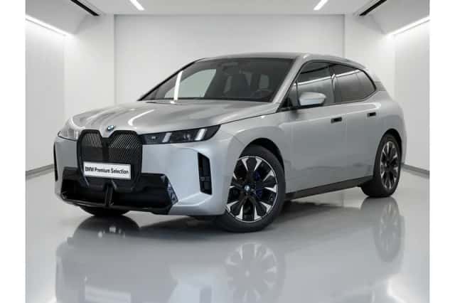 BMW iX (2025) thumbnail 4
