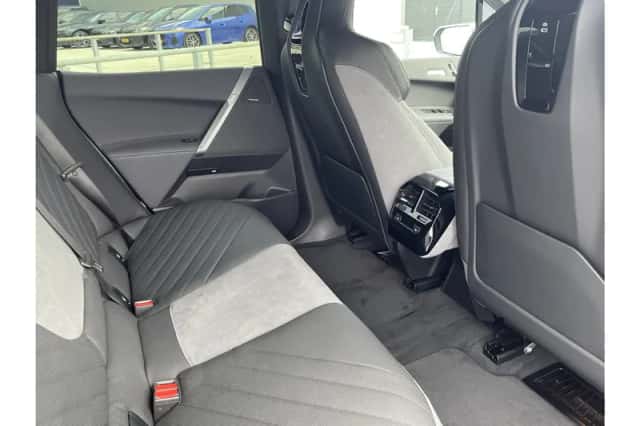BMW iX (2025) thumbnail 6