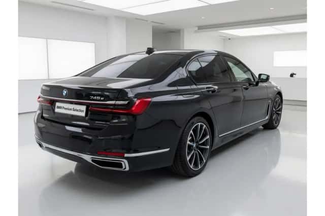 BMW 7-Serie (2023) thumbnail 3