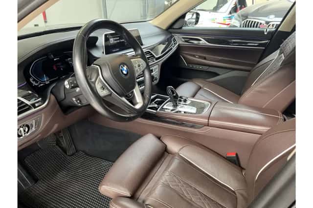 BMW 7-Serie (2023) thumbnail 5
