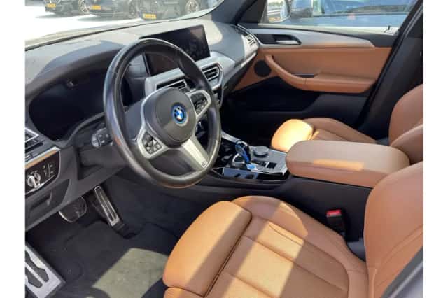 BMW iX3 (2022) thumbnail 3