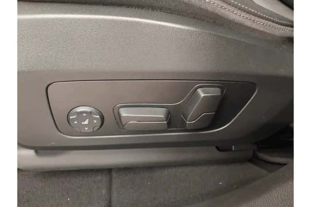 BMW X1 (2023) thumbnail 6