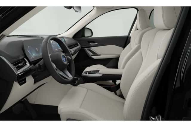BMW X1 (2025) thumbnail 2