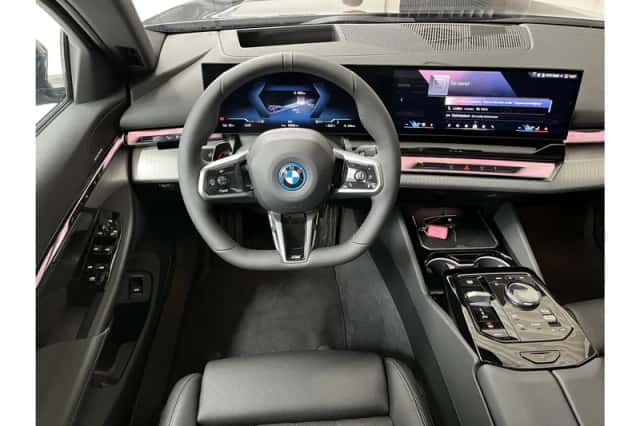 BMW i5 (2026) thumbnail 4