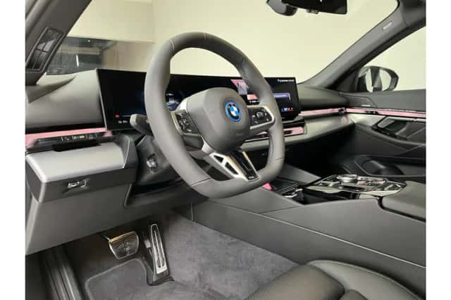 BMW i5 (2026) thumbnail 6