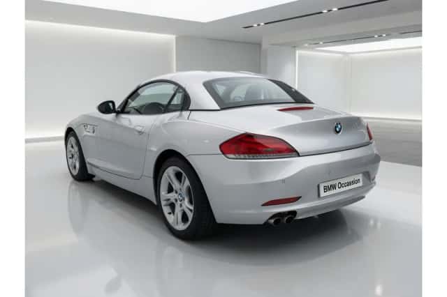 BMW Z4 (2011) thumbnail 3