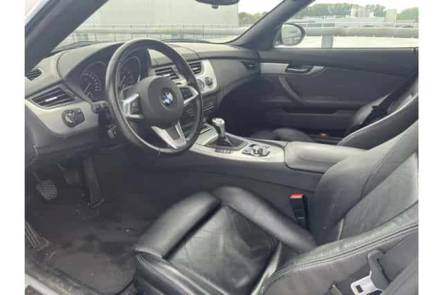 BMW Z4 (2011) thumbnail 4