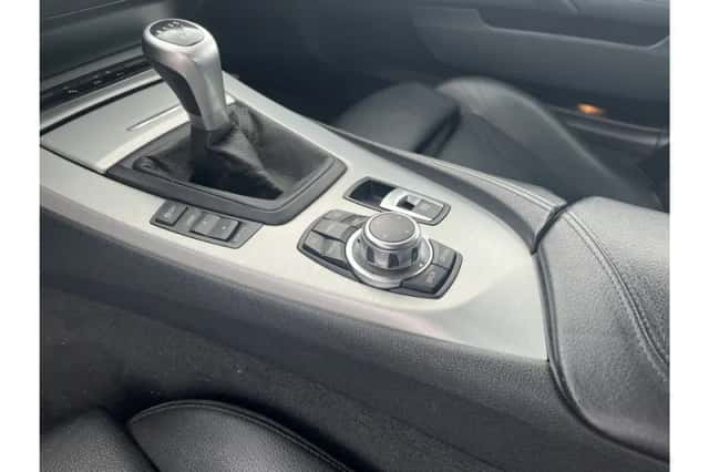 BMW Z4 (2011) thumbnail 5
