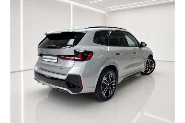 BMW iX1 (2026) thumbnail 3