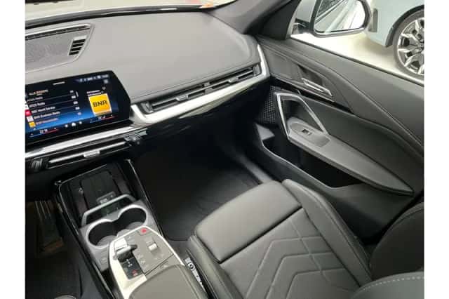 BMW iX1 (2026) thumbnail 4