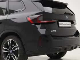 BMW iX1 (2023) thumbnail 11