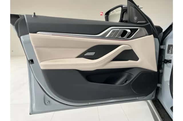 BMW i4 (2021) thumbnail 4
