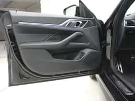 BMW i4 (2023) thumbnail 11