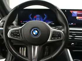 BMW i4 (2023) thumbnail 15