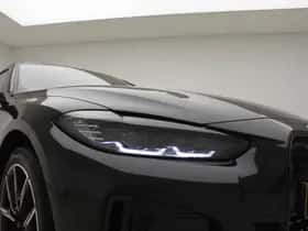 BMW i4 (2023) thumbnail 9