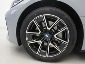 BMW i4 (2022) thumbnail 11