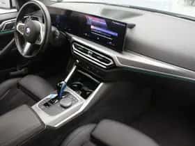 BMW i4 (2022) thumbnail 17