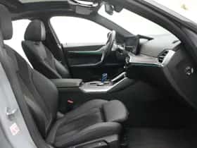 BMW i4 (2022) thumbnail 18