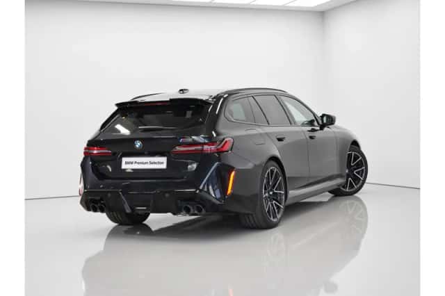 BMW M5 (2026) thumbnail 2