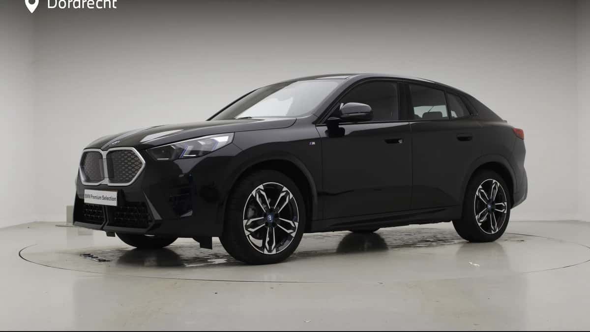 BMW iX2 (2024) — foto 1