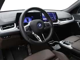 BMW iX2 (2024) thumbnail 12