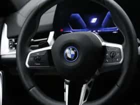 BMW iX2 (2024) thumbnail 21