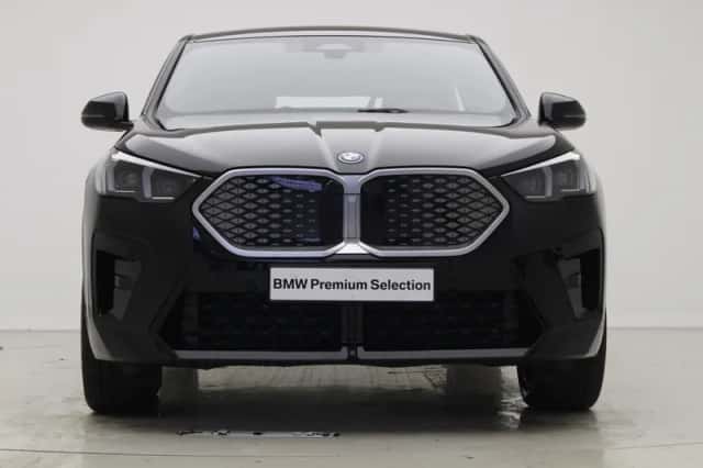 BMW iX2 (2024) thumbnail 5