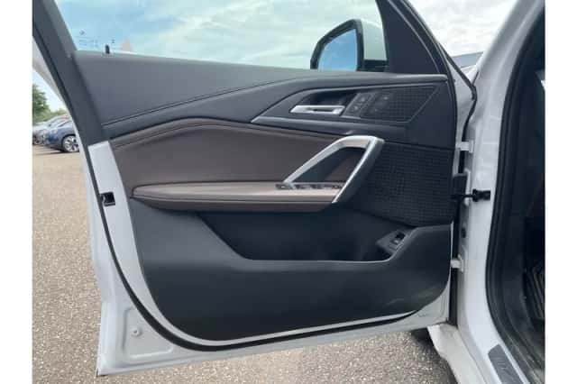 BMW iX1 (2023) thumbnail 4