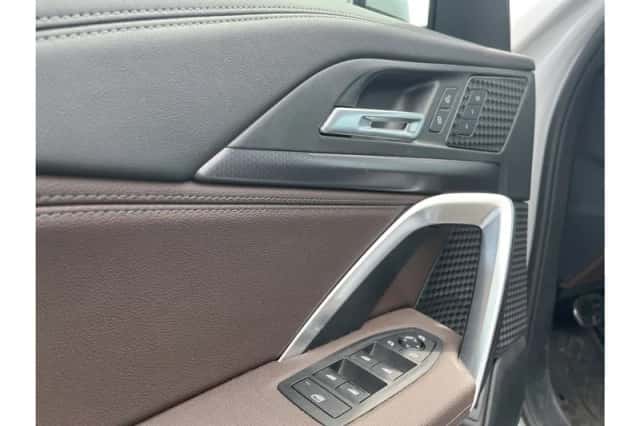 BMW iX1 (2023) thumbnail 5