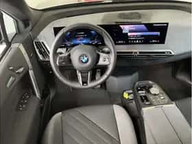 BMW iX (2025) thumbnail 18
