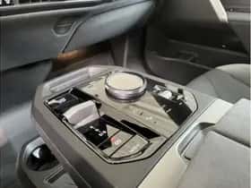 BMW iX (2025) thumbnail 26