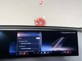 BMW iX (2025) thumbnail 32