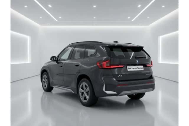 BMW X1 (2023) thumbnail 2