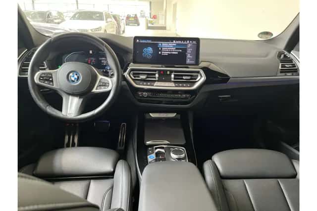 BMW iX3 (2023) thumbnail 4