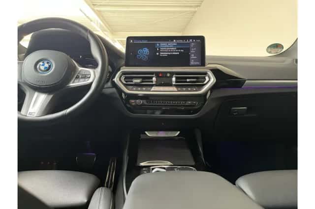 BMW iX3 (2023) thumbnail 5