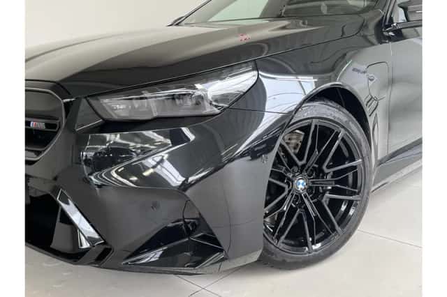 BMW M5 (2025) thumbnail 3