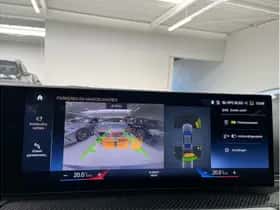 BMW i4 (2023) thumbnail 22