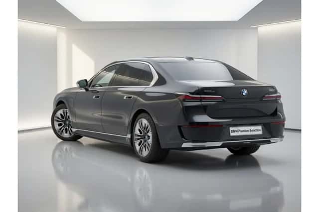 BMW 7-Serie (2024) thumbnail 3