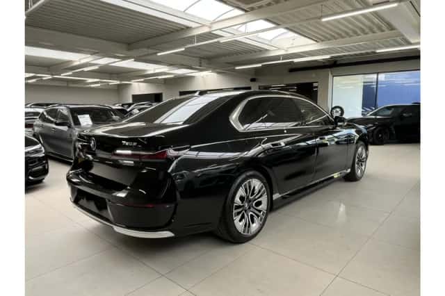 BMW 7-Serie (2024) thumbnail 6