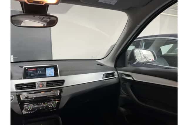 BMW X1 (2022) thumbnail 5