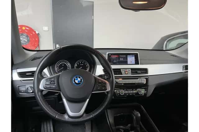 BMW X1 (2022) thumbnail 6