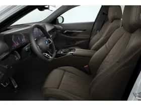 BMW i5 (2025) thumbnail 2